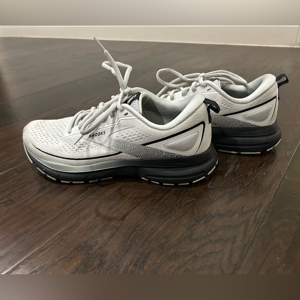 Brooks Women's Trace 3 Shoes - White & Oyster